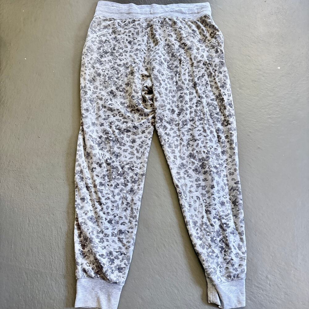 Athleta Balance Jogger Gray Cheetah Print Sweatpants Small - Picture 7 of 11